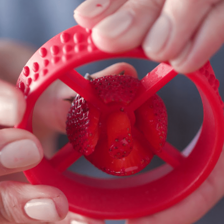 Strawberry-Cutter---1